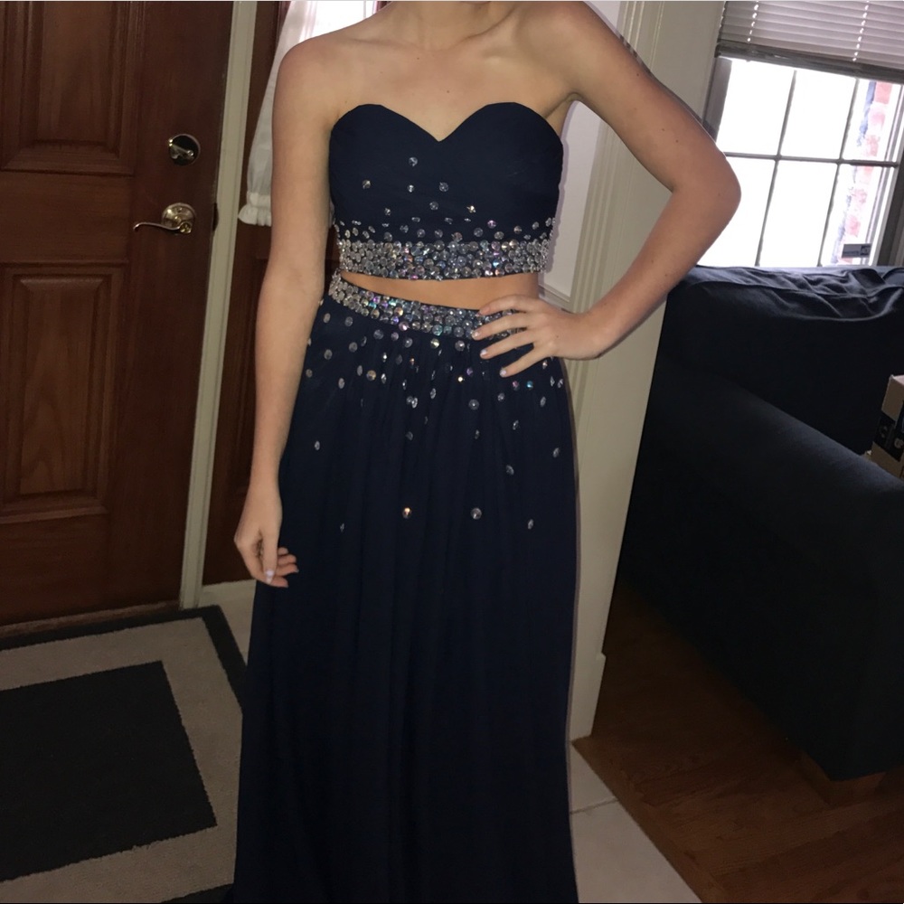 Two-piece Prom Dress. - Picture 2 of 3
